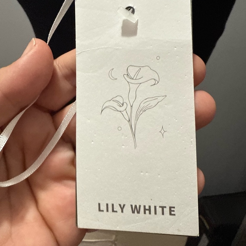 Lily White Monochrome Tank Top - Picture 7 of 7